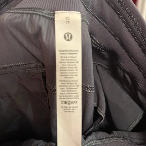 Lululemon Dance Studio Relaxed-Fit Mid-Rise Cargo Pant
Oil Grey - Picture 12 of 13